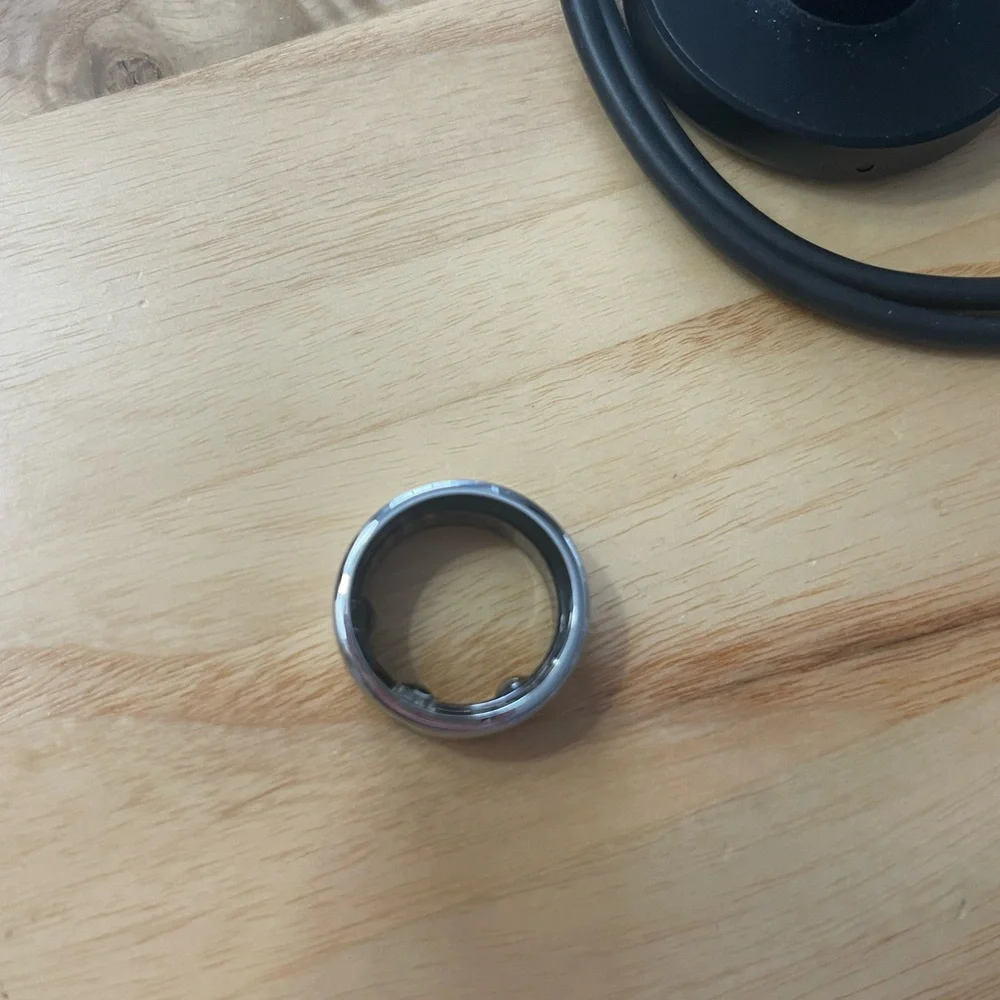 Oura Ring, Gen 3, size 8 - Picture 4 of 11